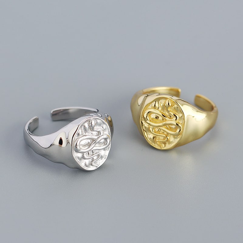 Ring i 925 sterlingsilver med konkav-konvex struktur, ormpräglad ring, oregelbunden ring för pekfingret