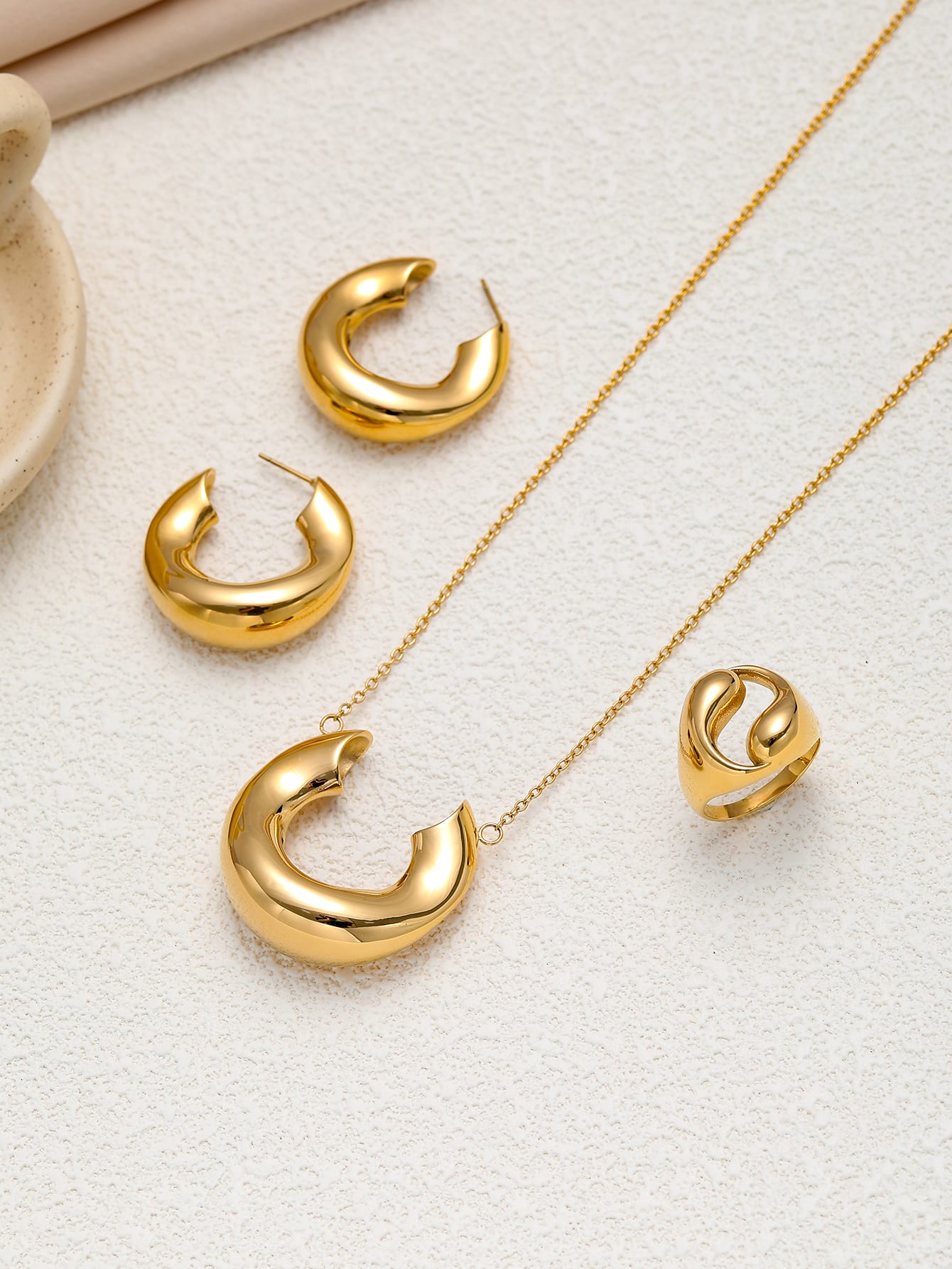 Arc Glow Minimalistiskt  guldsmyckeset