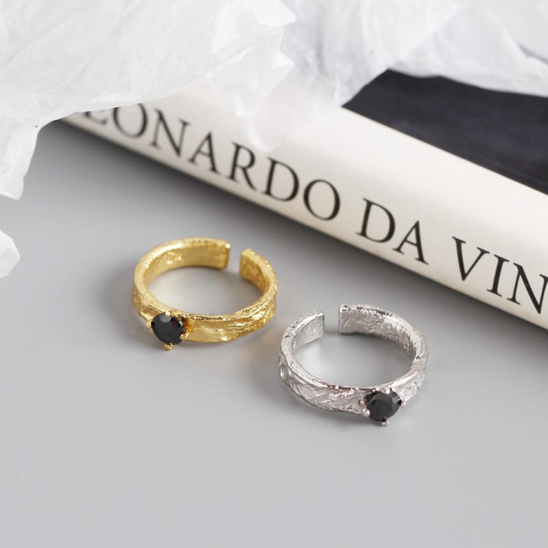 Original S925 sterlingsilverring med oregelbundet mönster och zirkon