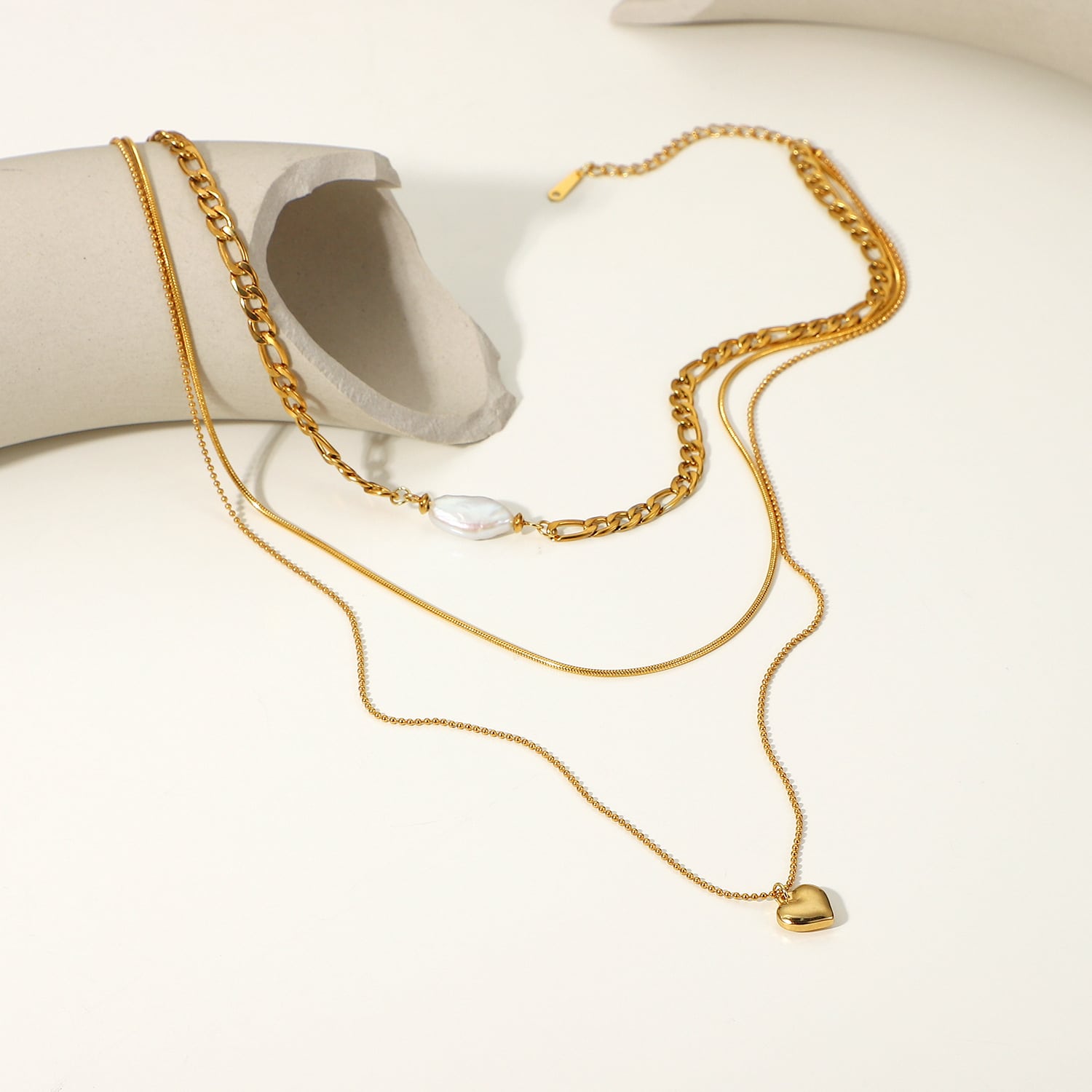 Kalung Liontin Hati Tiga Lapis dari Baja Tahan Karat dengan Rantai Figaro
